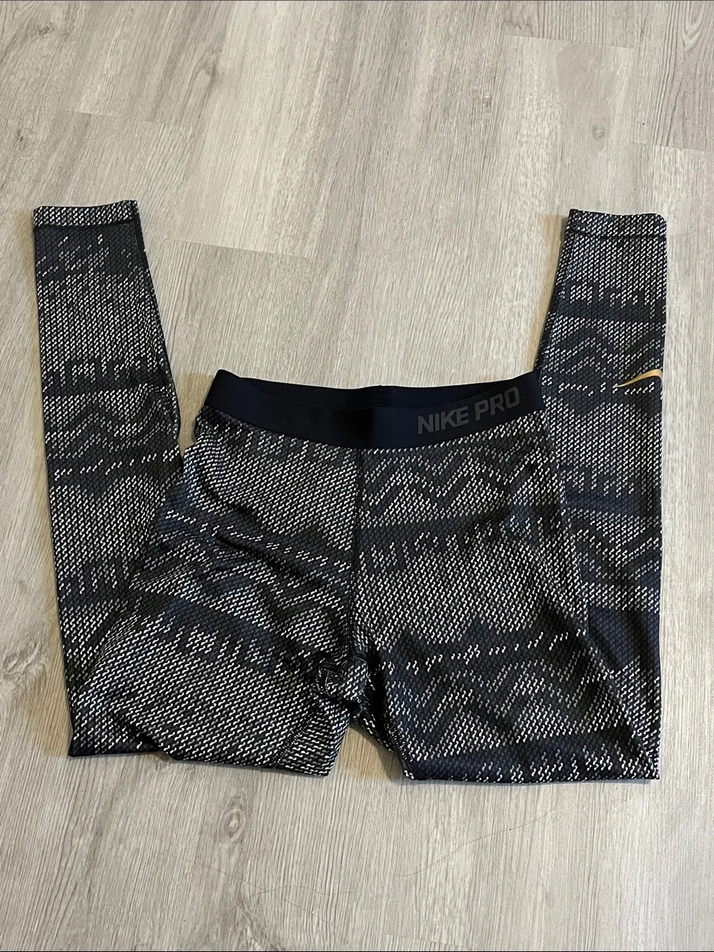 Nike Black and White Textured Pro Training Leggings